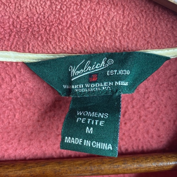 Woolrich zip up jacket in soft ruby size medium petite - Picture 2 of 5